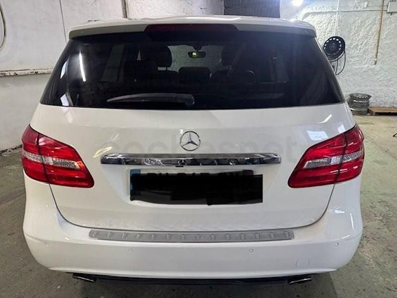 Usado Mercedes B200 136 CV (100 kW) 2014 Blanco Monovolumen