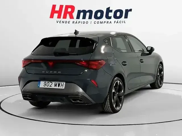 Usado Cupra Leon 150 CV (110 kW) 2024 Azul Berlina