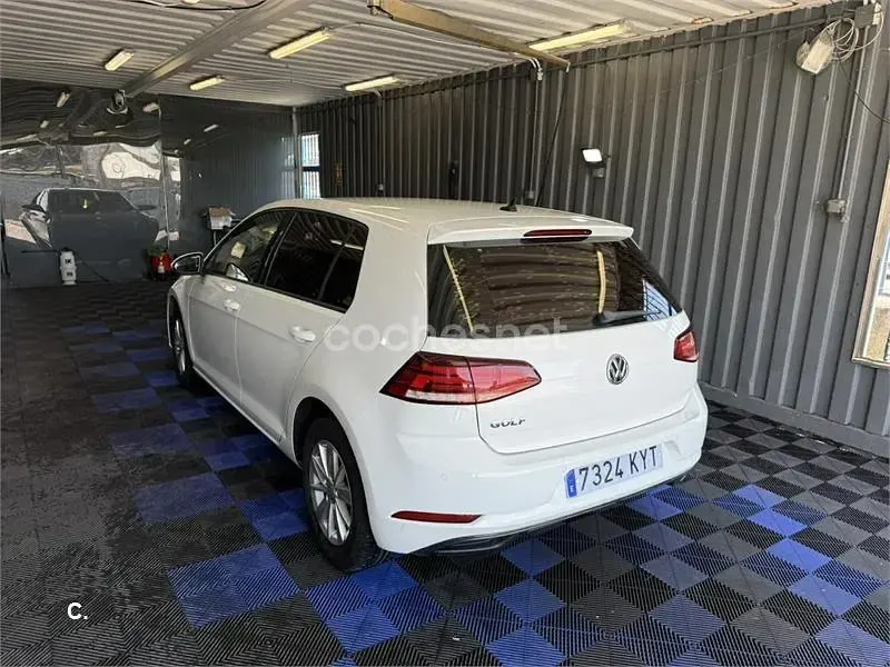 Usado VW Golf VII Business 115 CV (84 kW) 2019 Blanco Familiar