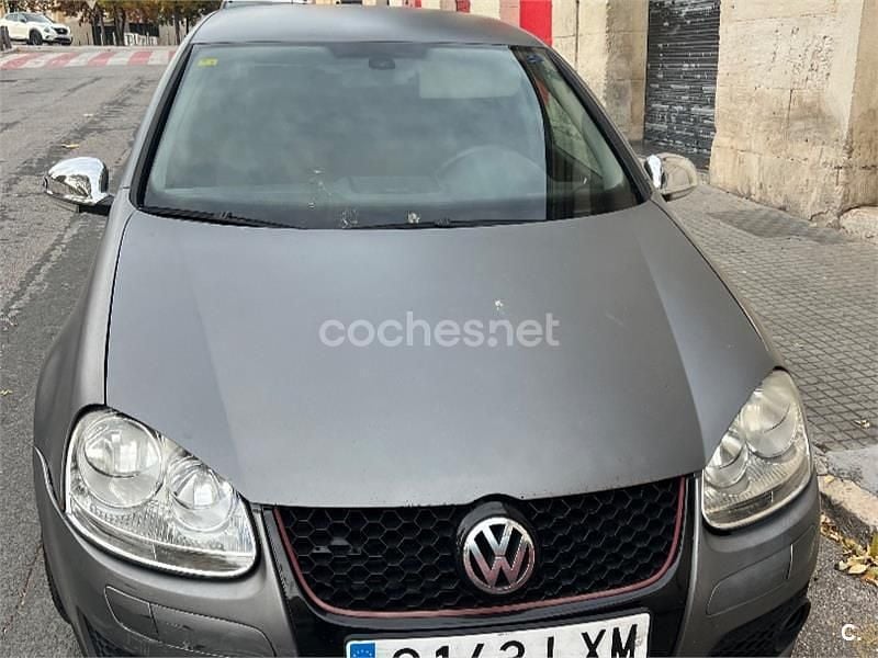 Usado VW Golf IV Highline 105 CV (77 kW) 2005 Gris / plata Berlina