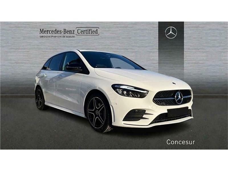 Usado Mercedes B200 AMG line 150 CV (110 kW) 2024 Blanco Monovolumen