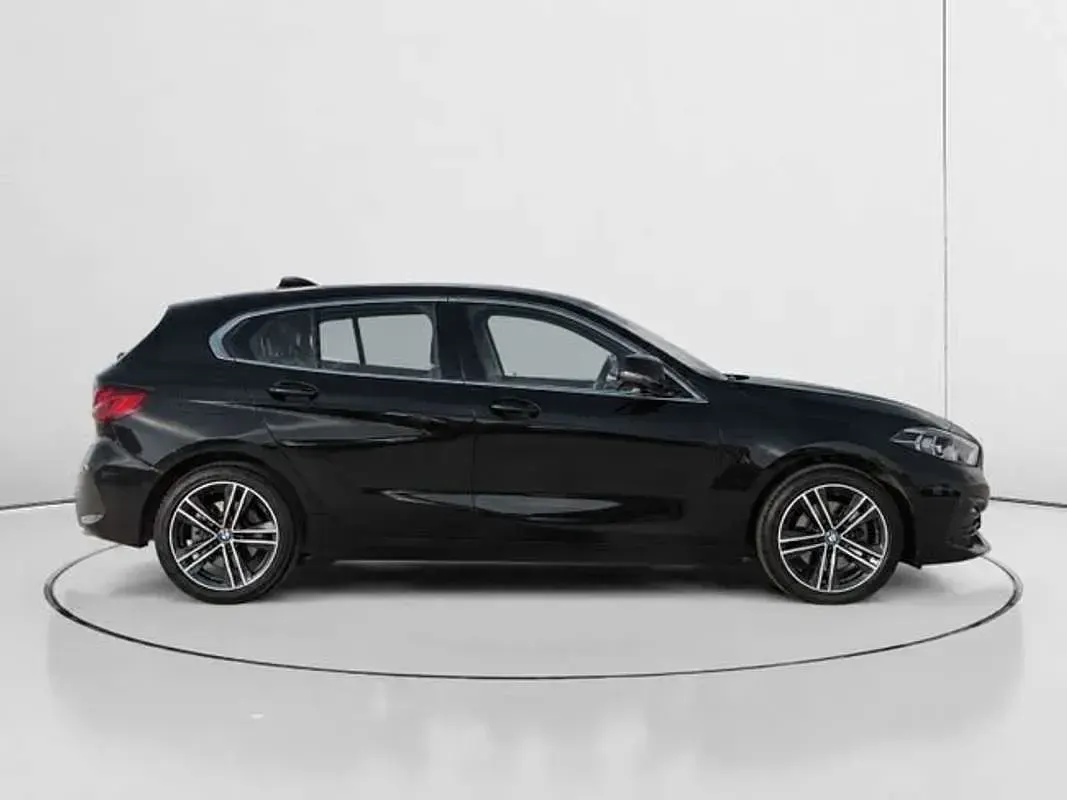 Usado BMW 118 Advantage 136 CV (100 kW) 2023 Negro Utilitario