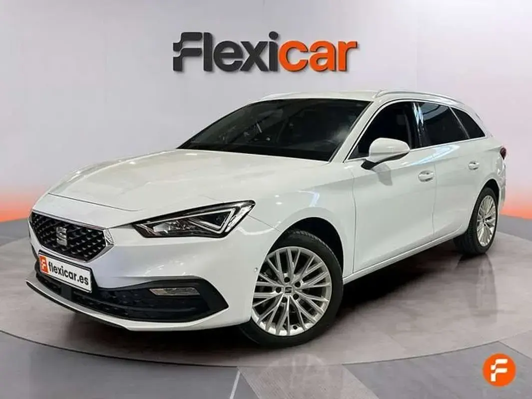 Usado Seat Leon ST XCELLENCE 131 CV (96 kW) 2021 Blanco Familiar
