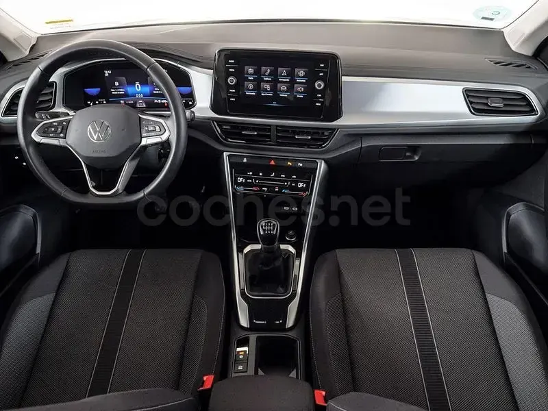 Usado VW T-Roc 115 CV (84 kW) 2025 Gris / plata SUV
