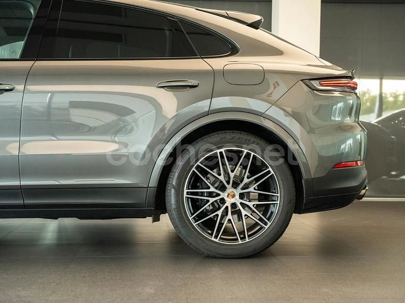 Usado Porsche Cayenne 470 CV (345 kW) 2025 Gris / plata SUV