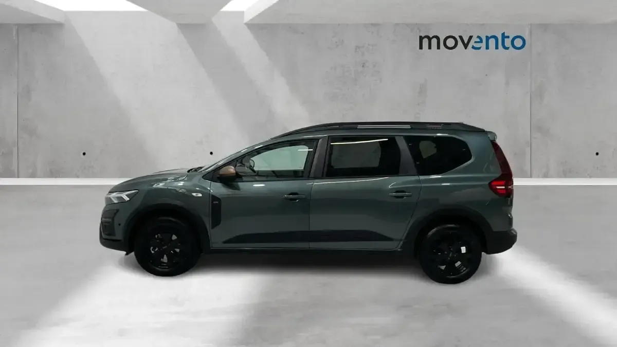 Usado Dacia Jogger Extreme 100 CV (73 kW) 2025 Verde Monovolumen