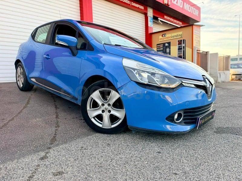 Usado Renault Clio GrandTour 90 CV (66 kW) 2015 Azul Familiar