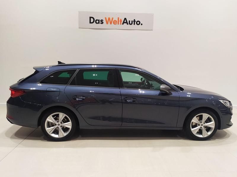 Usado Seat Leon FR 150 CV (110 kW) 2025 Gris Familiar