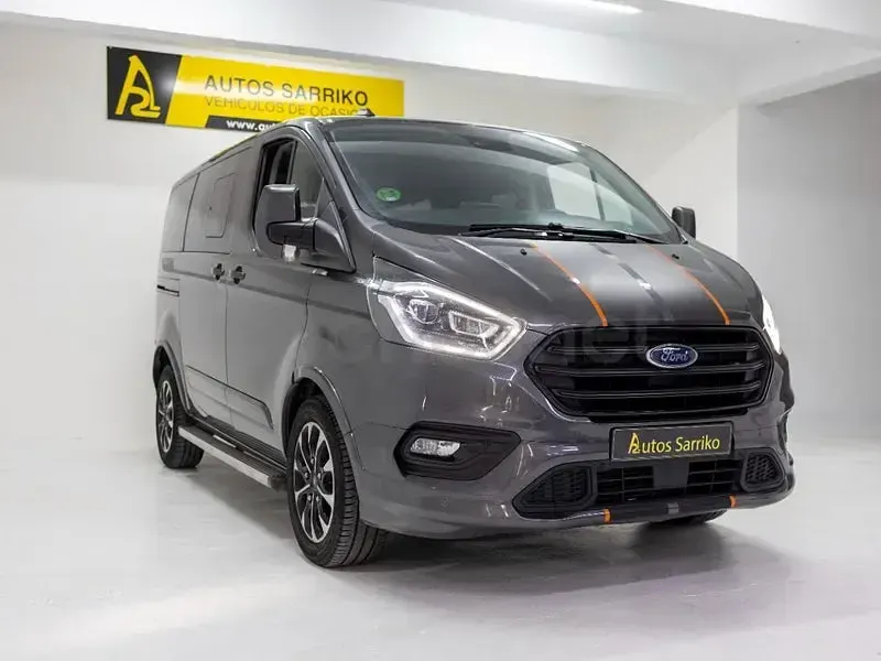 Usado Ford Transit Custom Limited 150 CV (110 kW) 2022 Gris / plata Van