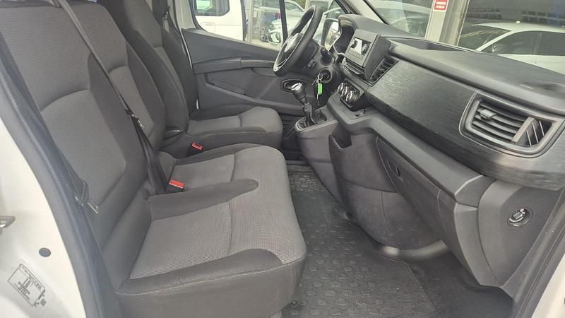 Usado Nissan Primastar 150 CV (110 kW) 2021 Blanco Monovolumen