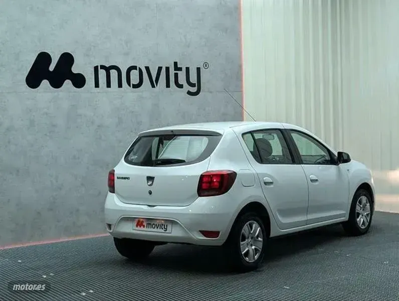 Usado Dacia Sandero Comfort 95 CV (69 kW) 2020 Blanco Utilitario