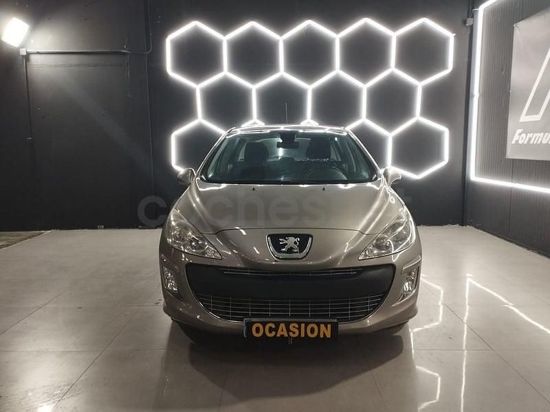 Usado Peugeot 308 Access 92 CV (67 kW) 2011 Gris / plata Berlina