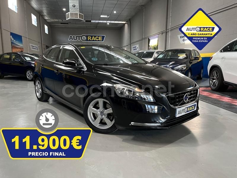 Negro Usado 2017 Volvo V40 Kinetic Familiar | 11.900 € (Precio justo) - Imagen 1/4