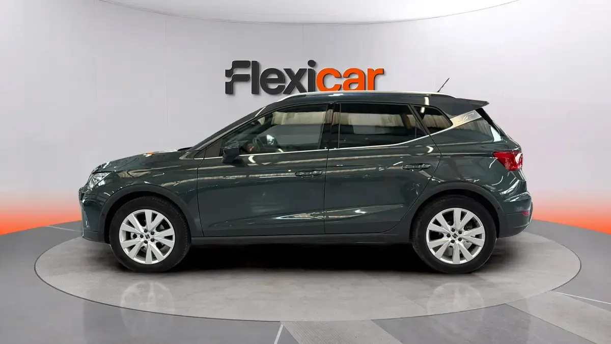 Usado Seat Arona FR 110 CV (80 kW) 2022 Negro SUV