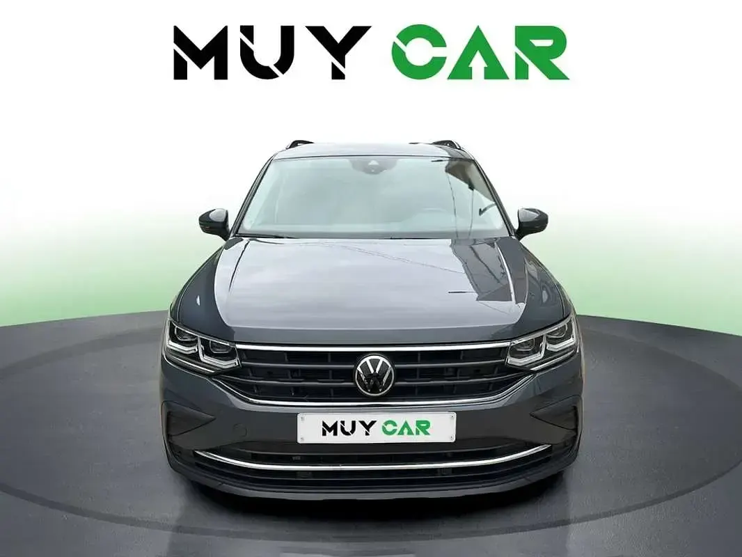 Usado VW Tiguan Life 245 CV (180 kW) 2022 Gris SUV