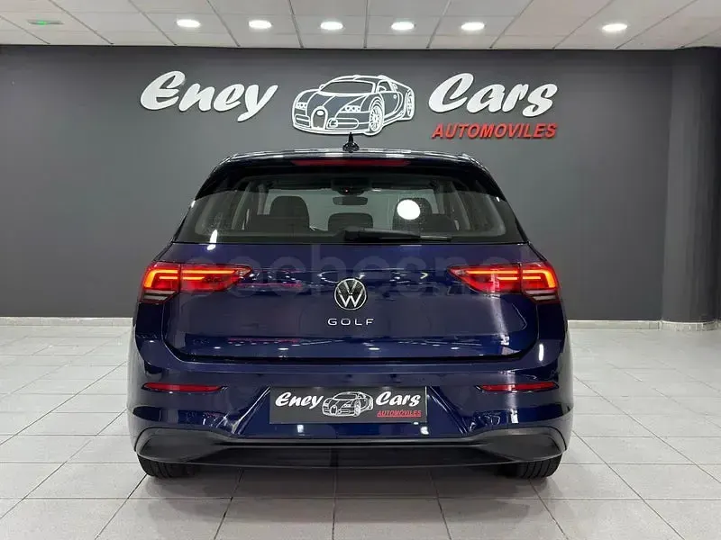 Używany VW Golf VIII 110 KM (80 kW) 2022 Niebieski Sedan/Limuzyna