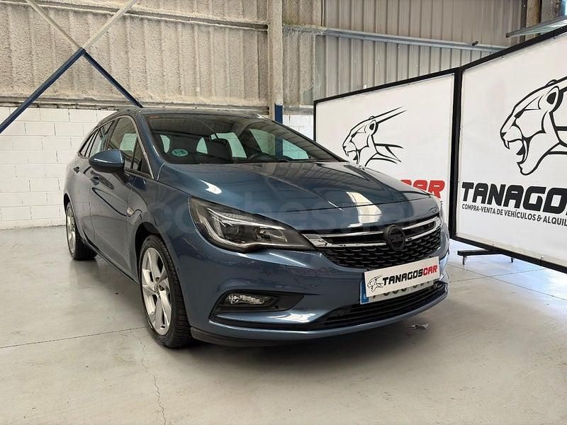 Usado Opel Astra Excellence 136 CV (100 kW) 2017 Azul Familiar