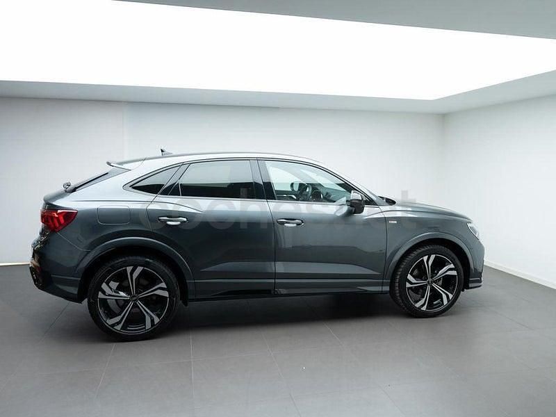 Usado Audi Q3 Sportback Ambiente 150 CV (110 kW) 2025 Gris / plata SUV