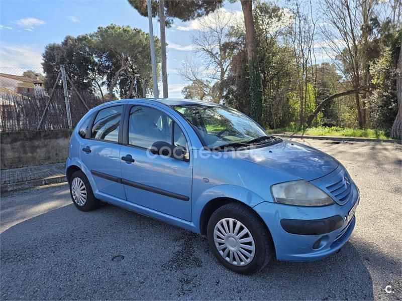 Usado Citroën C3 61 CV (44 kW) 2003 Azul Berlina
