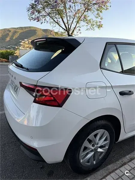 Usado Skoda Fabia Selection 80 CV (58 kW) 2024 Blanco Utilitario