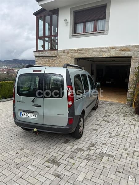 Usado Renault Kangoo 85 CV (62 kW) 2009 Gris / plata Familiar