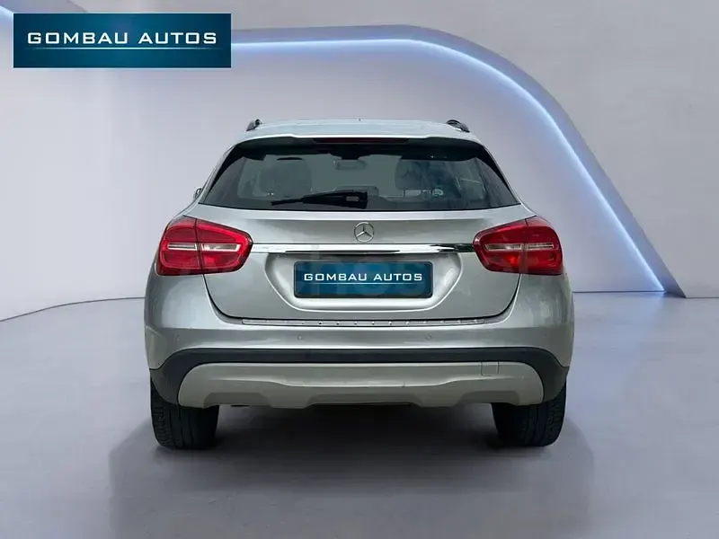 Usado Mercedes GLA200 Urban 136 CV (100 kW) 2015 Gris / plata SUV
