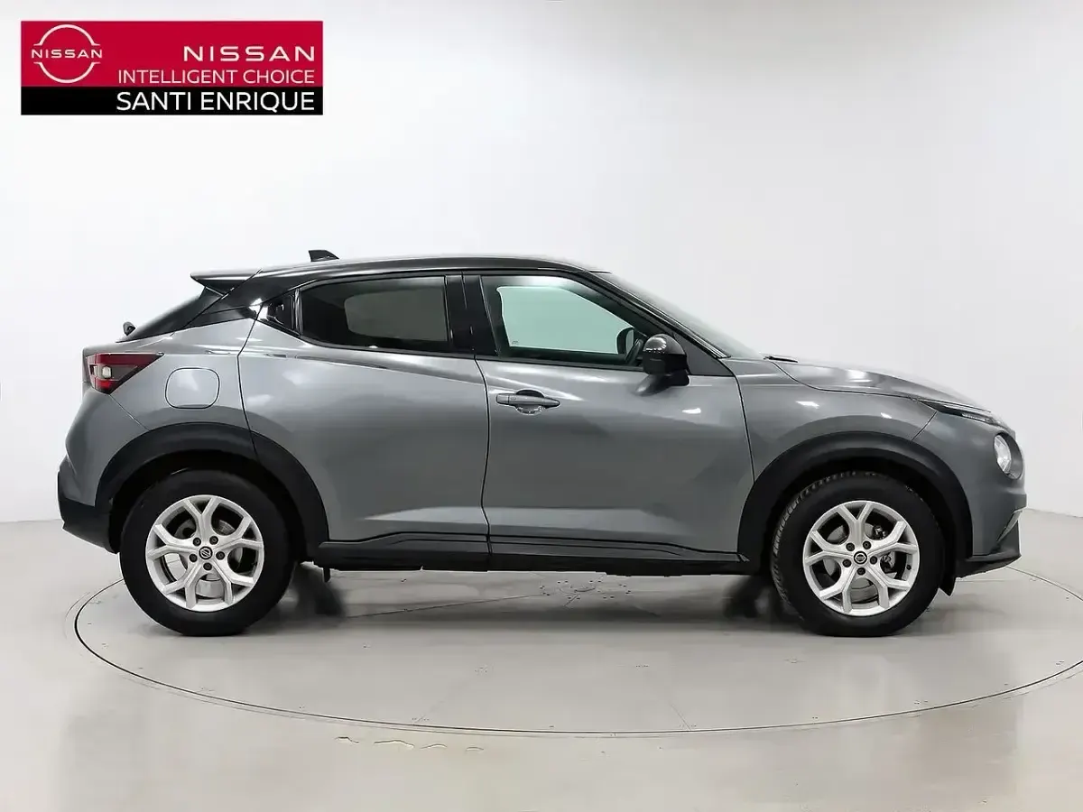 Usado Nissan Juke N-Connecta 114 CV (83 kW) 2022 Gris SUV