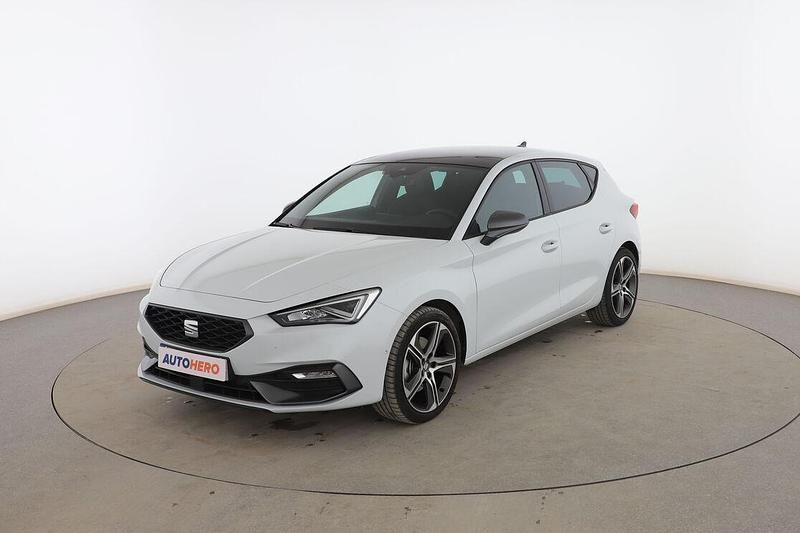 Blanco Usado 2023 Seat Leon FR Utilitario | 23.799 € (Un poco caro) - Imagen 1/3