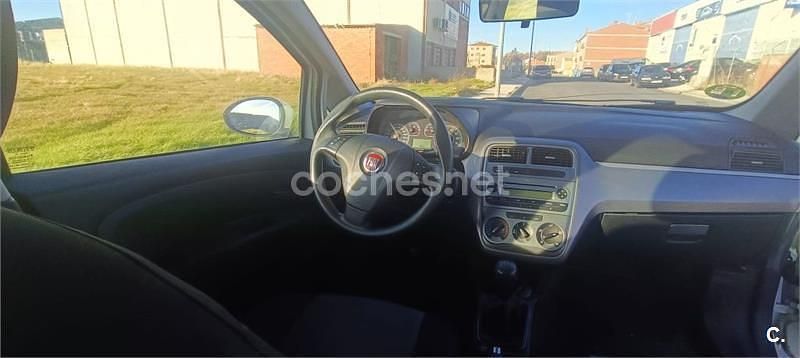 Usado Fiat Punto Active 75 CV (55 kW) 2009 Blanco Utilitario