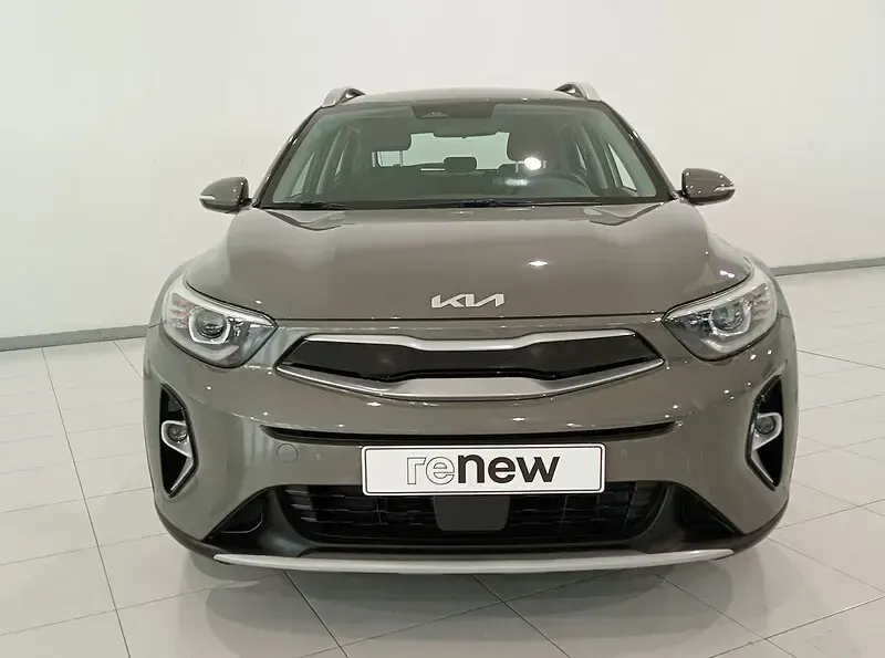 Usado Kia Stonic 84 CV (61 kW) 2023 Gris SUV