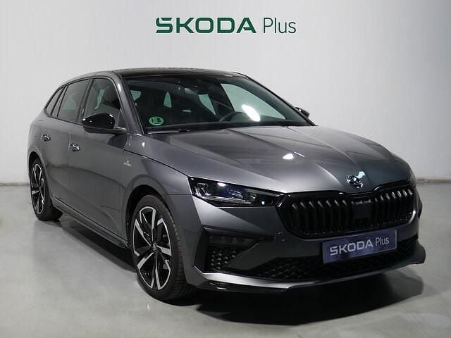 Gris / plata Nuevo 2025 Skoda Scala Monte Carlo Utilitario | 27.800 € (Precio justo) - Imagen 1/4