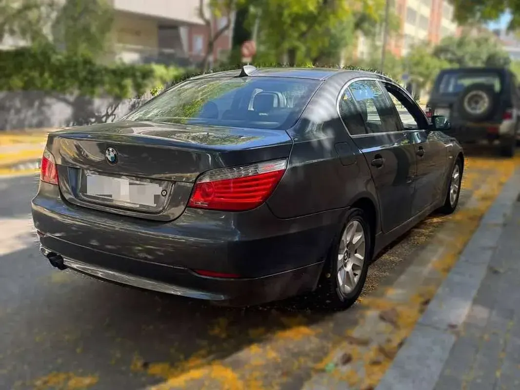 Usado BMW 523 190 CV (139 kW) 2008 Negro Berlina