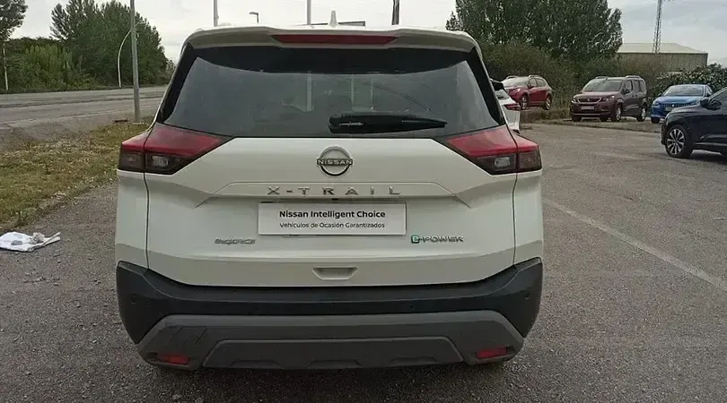 Usado Nissan X-Trail N-Connecta 214 CV (157 kW) 2024 Lunar white SUV