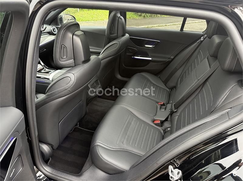 Usado Mercedes C220 200 CV (147 kW) 2022 Negro Familiar