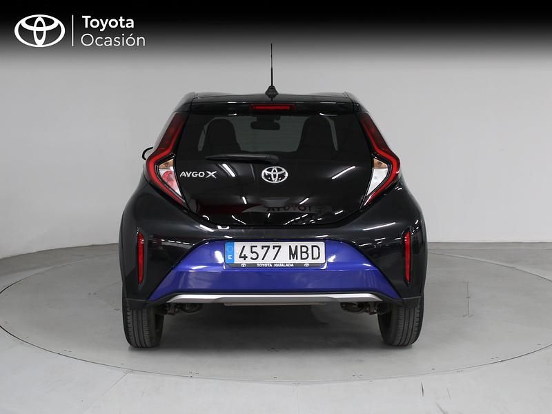 Usado Toyota Aygo X 72 CV (52 kW) 2022 Blanco SUV