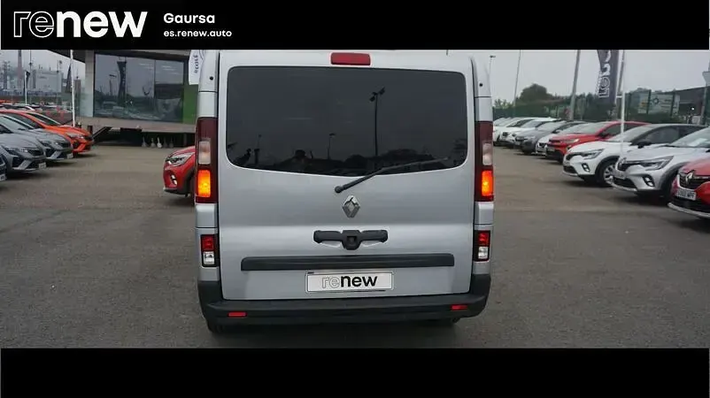 Usado Renault Trafic 110 CV (80 kW) 2023 Gris Monovolumen