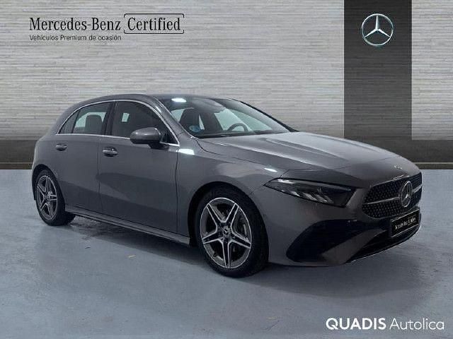 Usado Mercedes A180 AMG line 136 CV (100 kW) 2025 Gris montaña