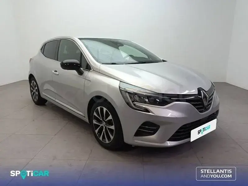 Usado Renault Clio V Techno 90 CV (66 kW) 2023 Gris / plata Berlina