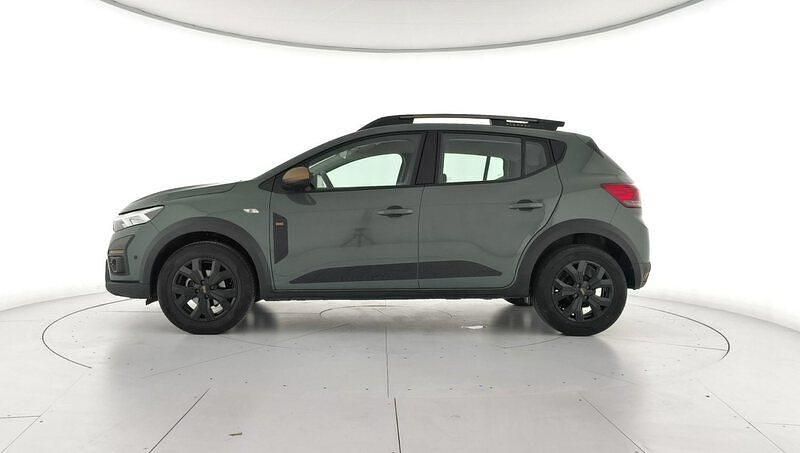 Usado Dacia Sandero Extreme 101 CV (74 kW) 2025 Verde Berlina