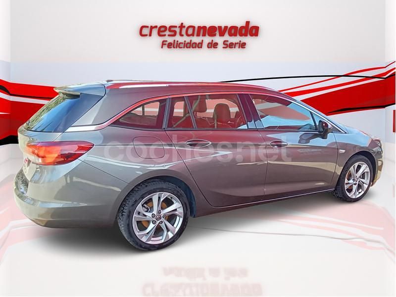 Usado Opel Astra Elegance 145 CV (106 kW) 2021 Gris / plata Familiar