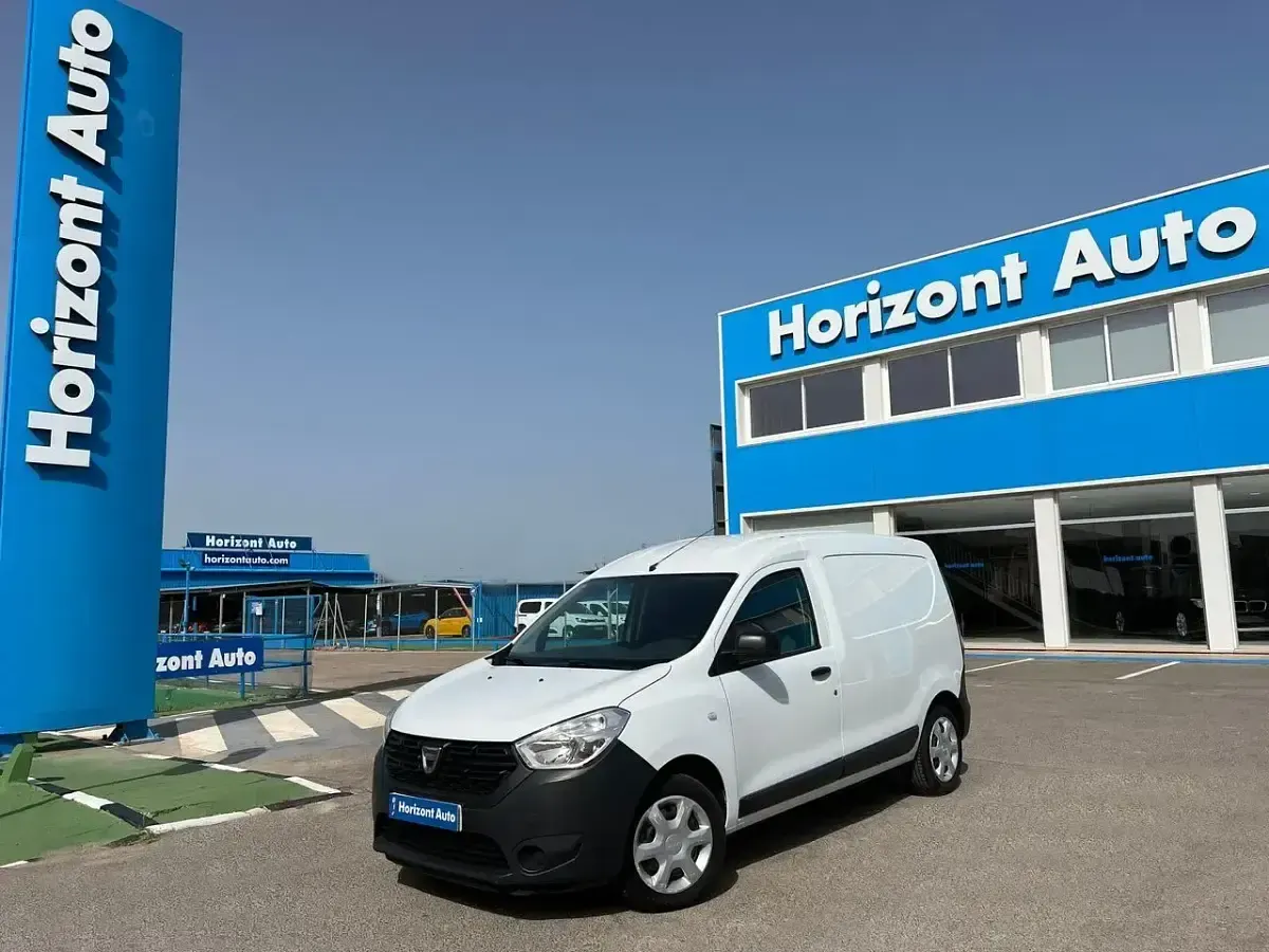 Usado Dacia Dokker Ambiance 102 CV (75 kW) 2019 Blanco Monovolumen