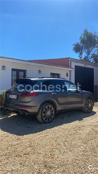 Käytetty Porsche Cayenne 262 HP (192 kW) 2016 Harmaa Katumaasturi