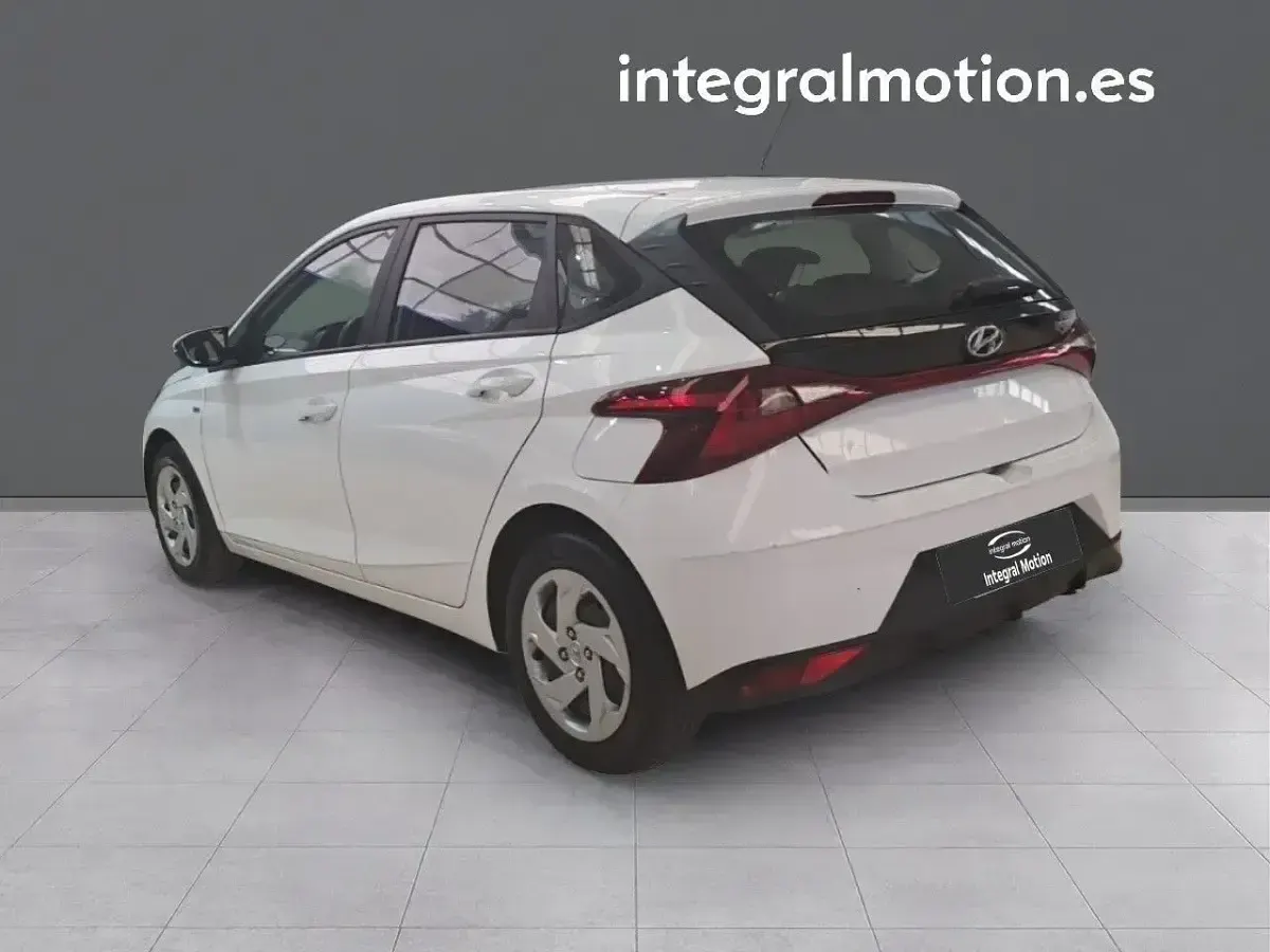 Begagnad Hyundai i20 100 HK (73 kW) 2021 Vit Halvkombi