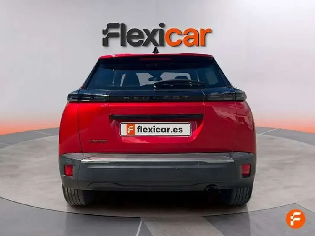 Usado Peugeot 2008 Active 101 CV (74 kW) 2023 Rojo SUV