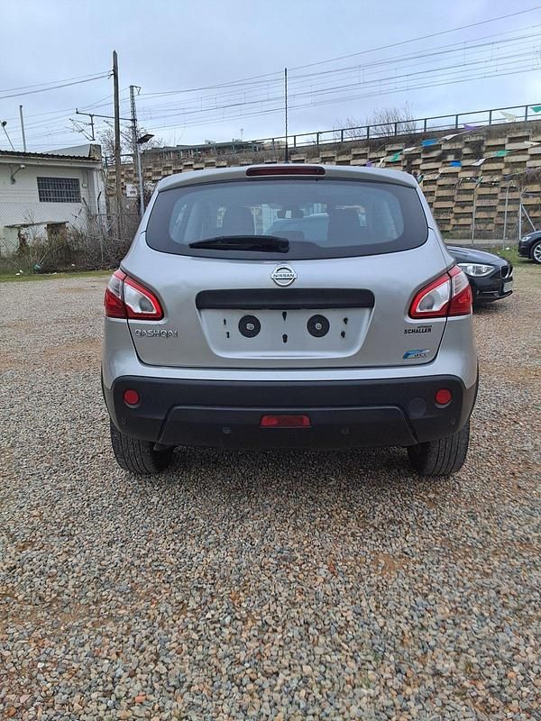 Usado Nissan Qashqai 130 CV (95 kW) 2012 Gris plata SUV