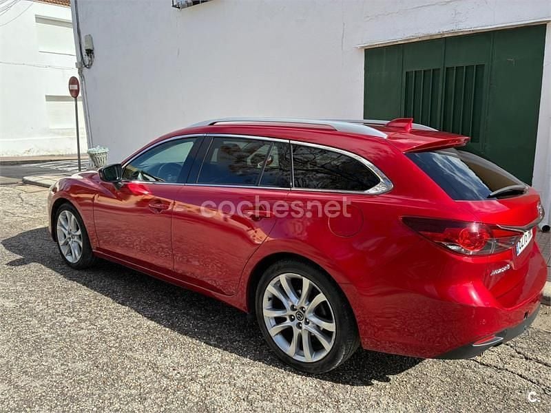 Usado Mazda 6 Luxury 150 CV (110 kW) 2014 Rojo Familiar