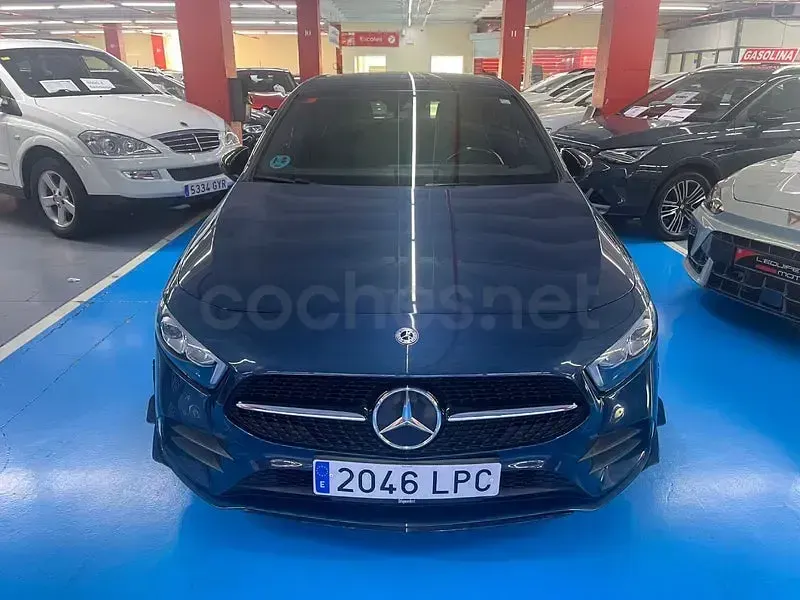 Usado Mercedes A180 116 CV (85 kW) 2021 Azul Berlina
