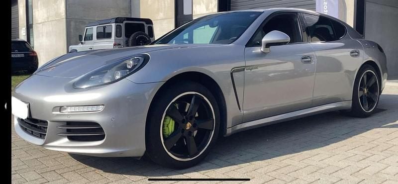 Plateado Usado 2014 Porsche Panamera S E-Hybrid Berlina | 39.900 € - Imagen 1/4