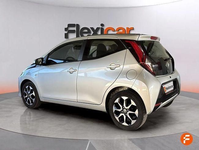 Usado Toyota Aygo X-play 72 CV (52 kW) 2021 Gris Utilitario