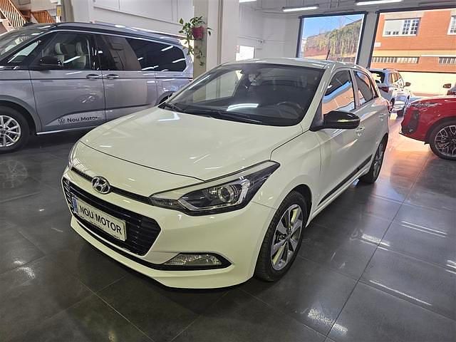 Usado Hyundai i20 GO! 100 CV (73 kW) 2018 Blanco Berlina